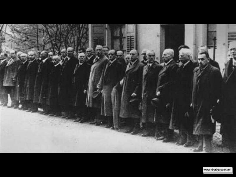 Detención injustificada de judíos durante la Kristallnacht (2)