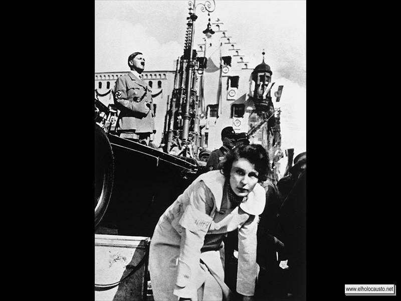 Leni Riefenstahl dirige la filmación de un -Día del Partido del Reich-